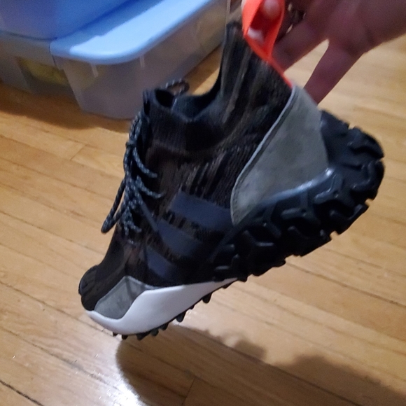 Bnwb adidas w/ faux fur sneakers - Picture 4 of 8